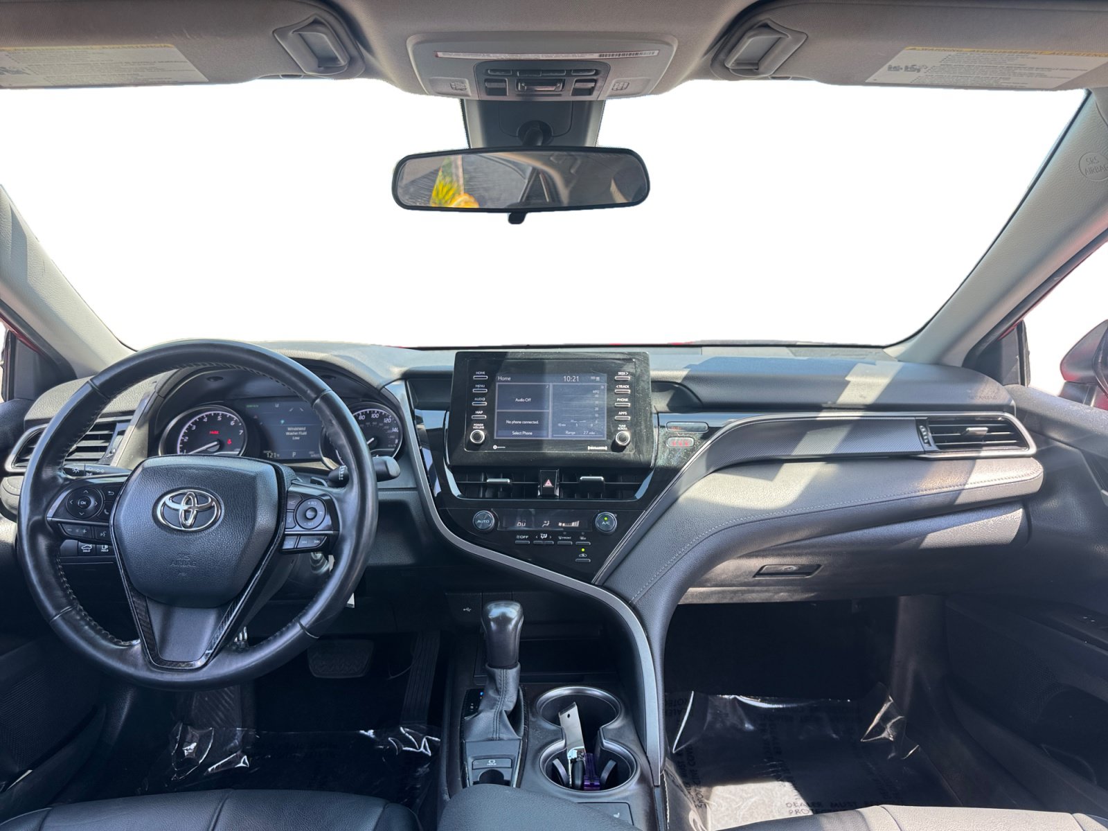 Used 2021 Toyota Camry SE w/ Cold Weather Package AWD/4WD image 10