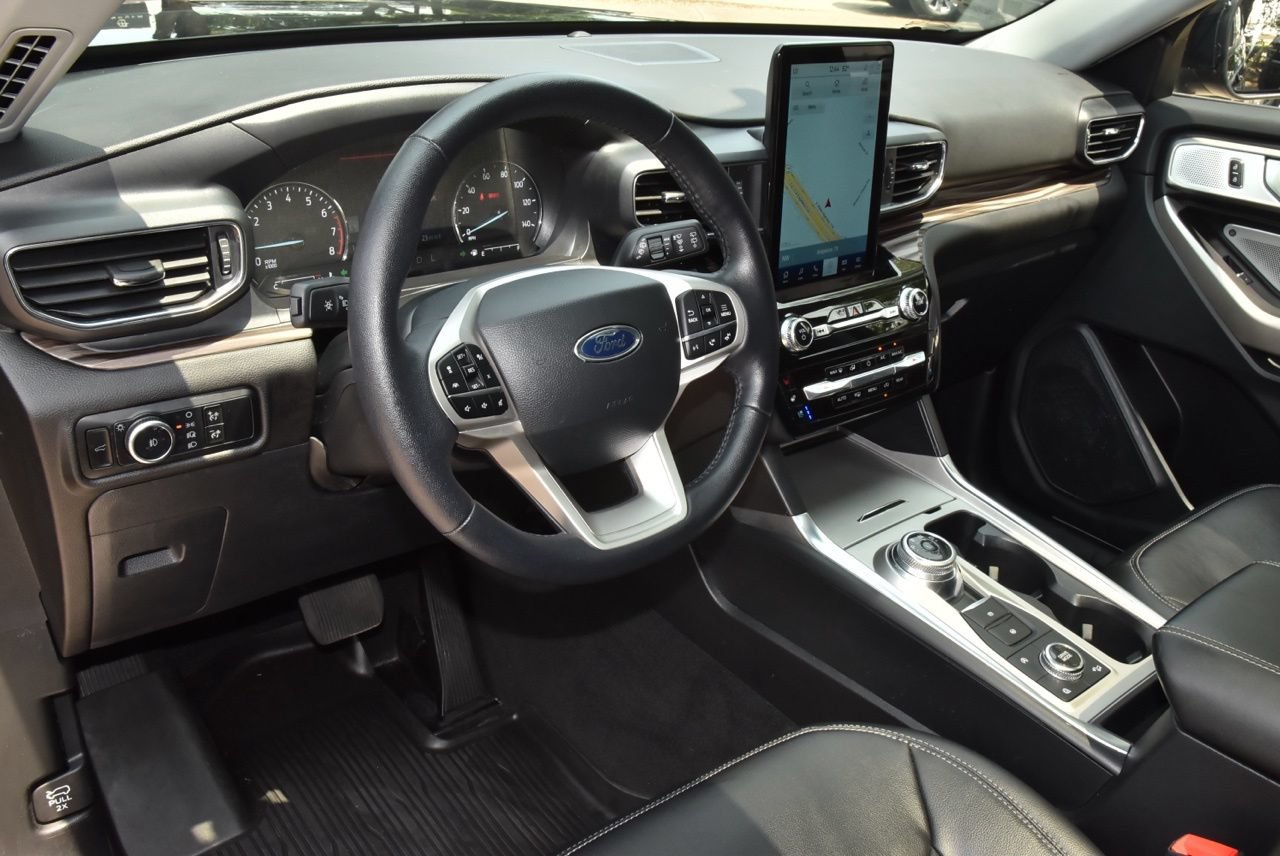Certified 2024 Ford Explorer Limited w/ Limited Technology Package AWD/4WD image 35