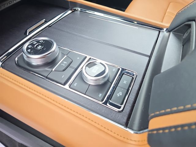 Used 2024 Ford Expedition Platinum image 29