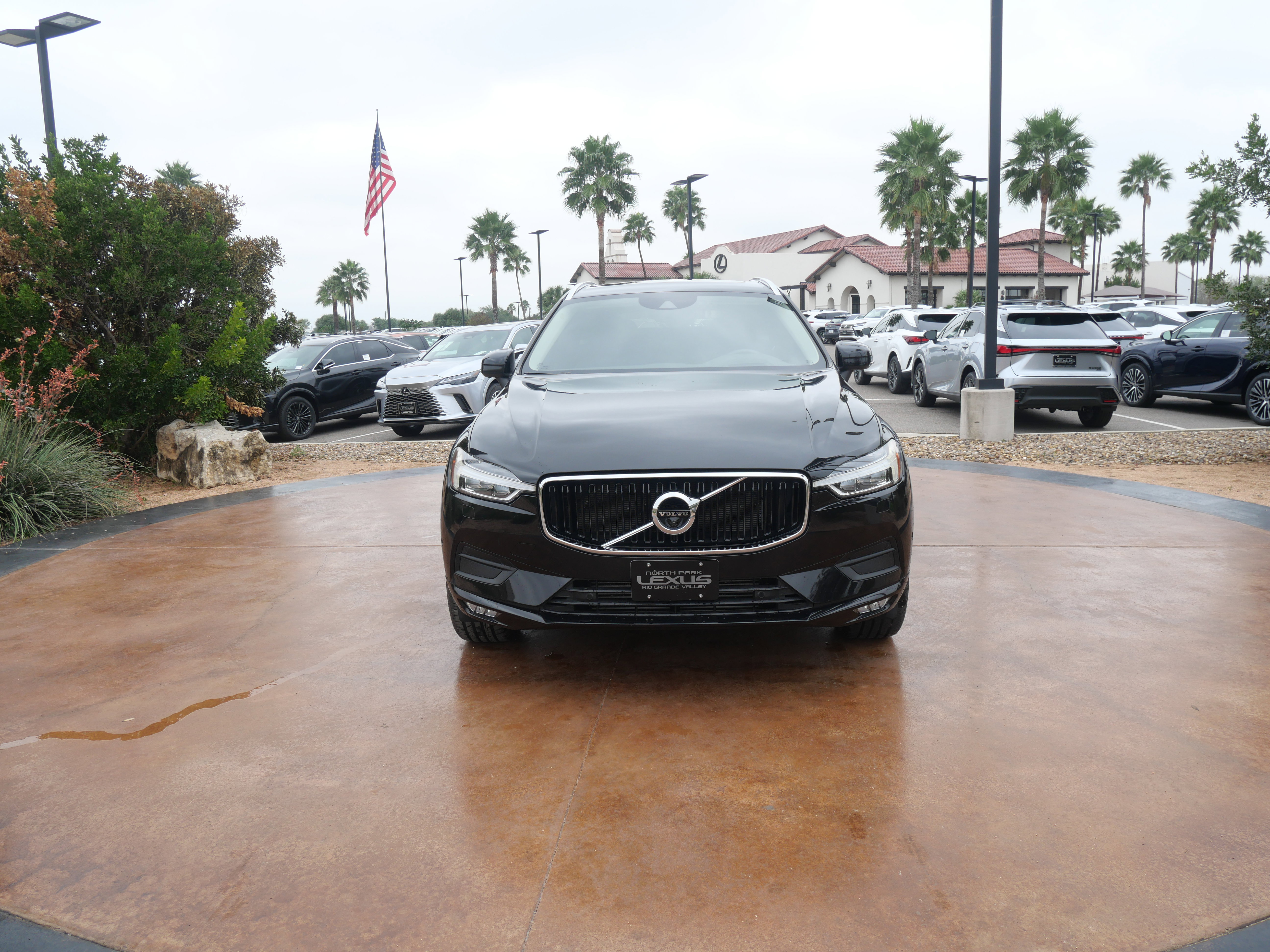 Used 2019 Volvo XC60 T5 Momentum w/ Protection Package Premier image 6