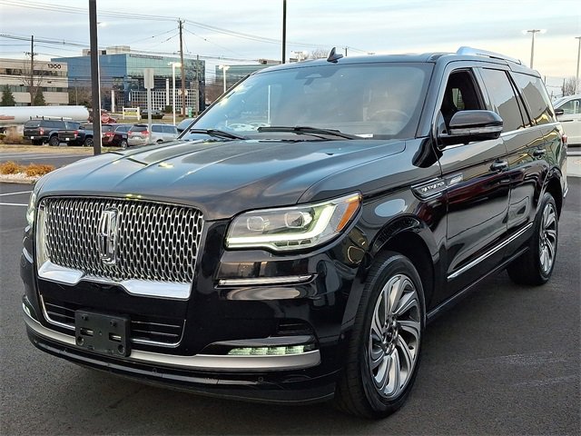 Used 2023 Lincoln Navigator Reserve image 4