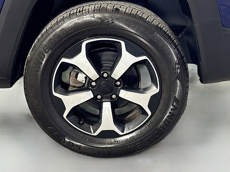 Used 2021 Jeep Renegade Trailhawk AWD/4WD image 29