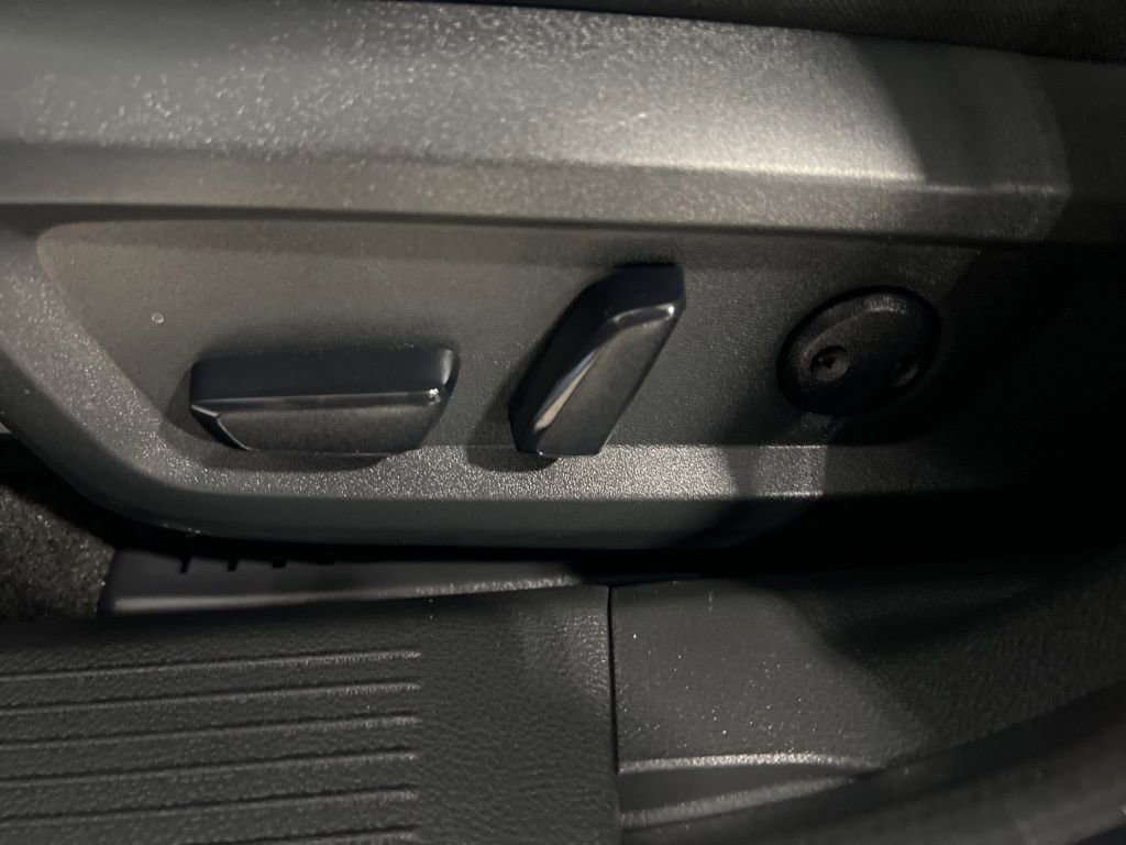 Certified 2023 Nissan Rogue SV image 49