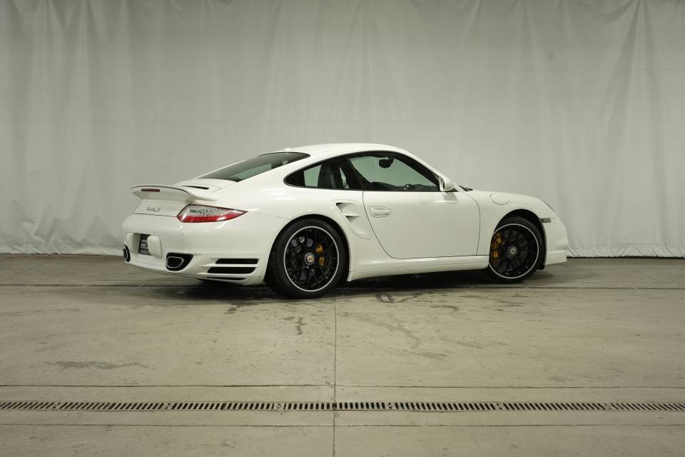 Used 2013 Porsche 911 Turbo S image 7