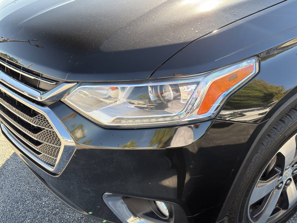 Used 2021 Chevrolet Traverse LT w/ LT Premium Package FWD image 9