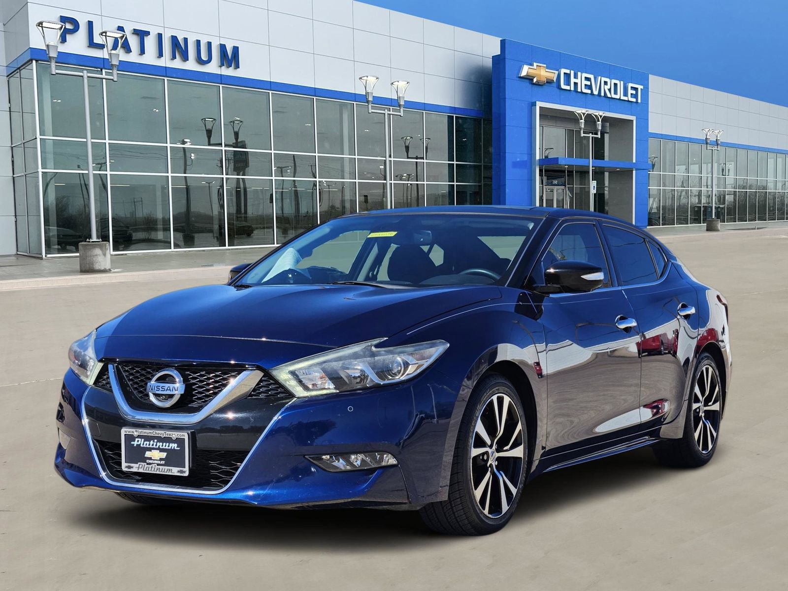 Used 2018 Nissan Maxima Platinum image 2