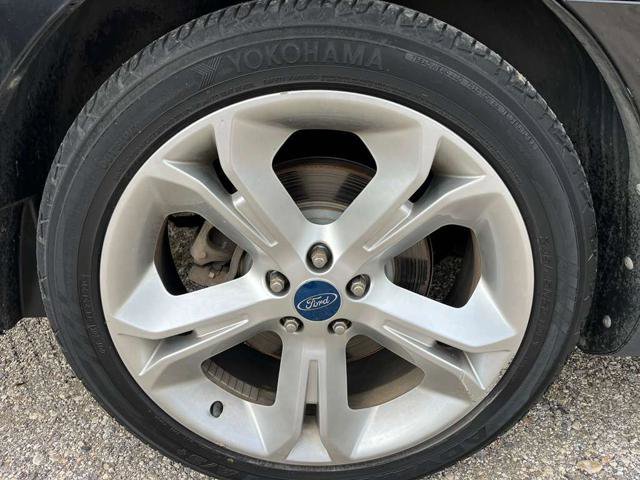 Used 2010 Ford Taurus SHO image 9