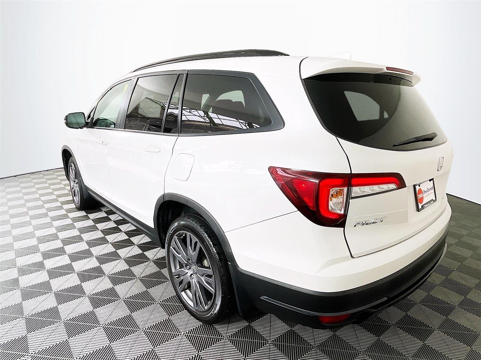 Used 2022 Honda Pilot Sport image 7