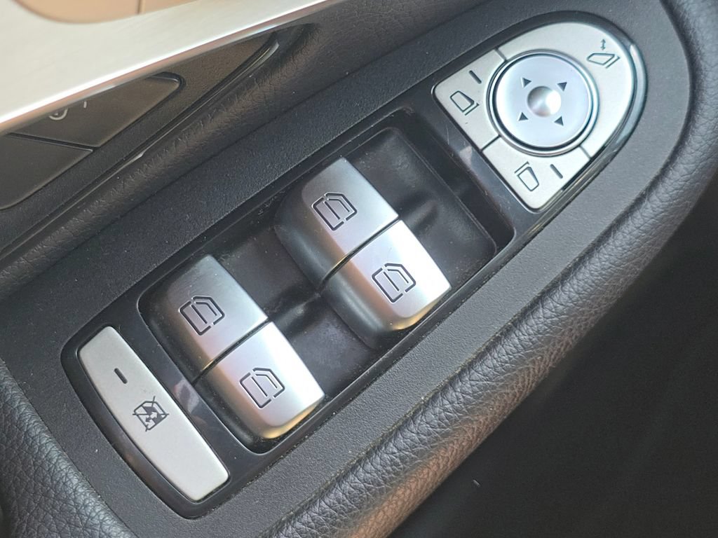 Certified 2022 Mercedes-Benz GLC 300 4MATIC image 24