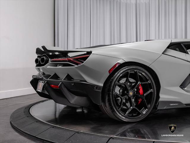 Used 2024 Lamborghini Revuelto AWD/4WD image 25
