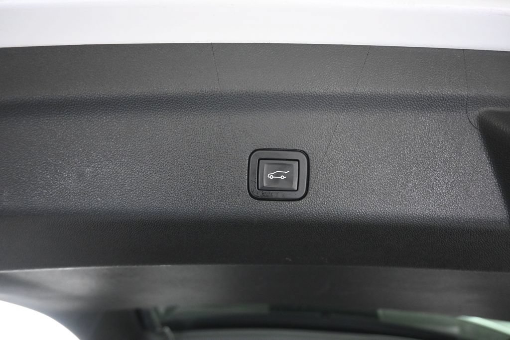 Used 2024 Cadillac Escalade ESV Premium Luxury w/ LPO, Floor Liner Package AWD/4WD image 71