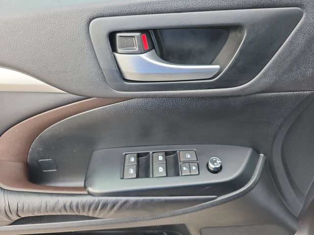 Used 2016 Toyota Highlander XLE AWD/4WD image 20