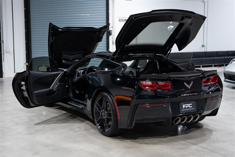 Used 2017 Chevrolet Corvette Stingray Coupe w/ Z51 1LT w/ Battery Protection Package RWD image 33