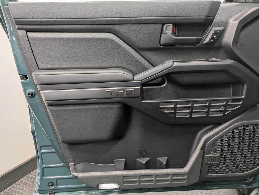Used 2025 Toyota 4Runner TRD Off-Road Premium image 9