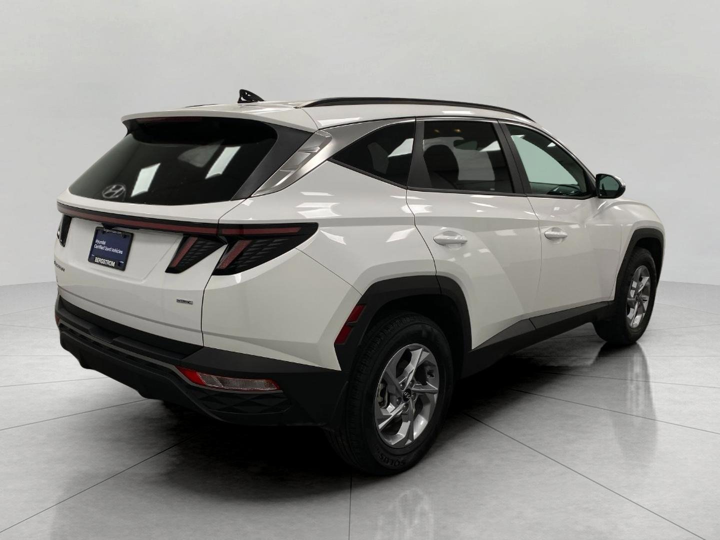 Certified 2023 Hyundai Tucson SEL AWD/4WD image 3