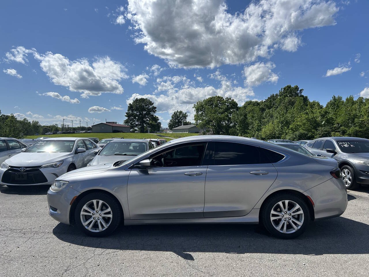 Used 2015 Chrysler 200 Limited w/ Convenience Group FWD image 3