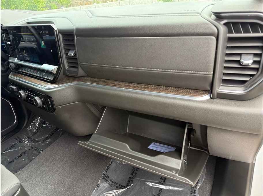Used 2023 Chevrolet Silverado 1500 LT AWD/4WD image 38