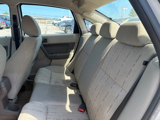 Used 2010 Ford Focus SE FWD image 16