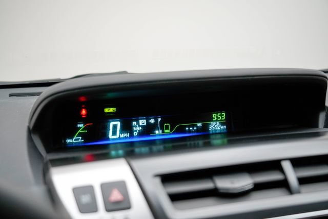 Used 2016 Toyota Prius V Two FWD image 4