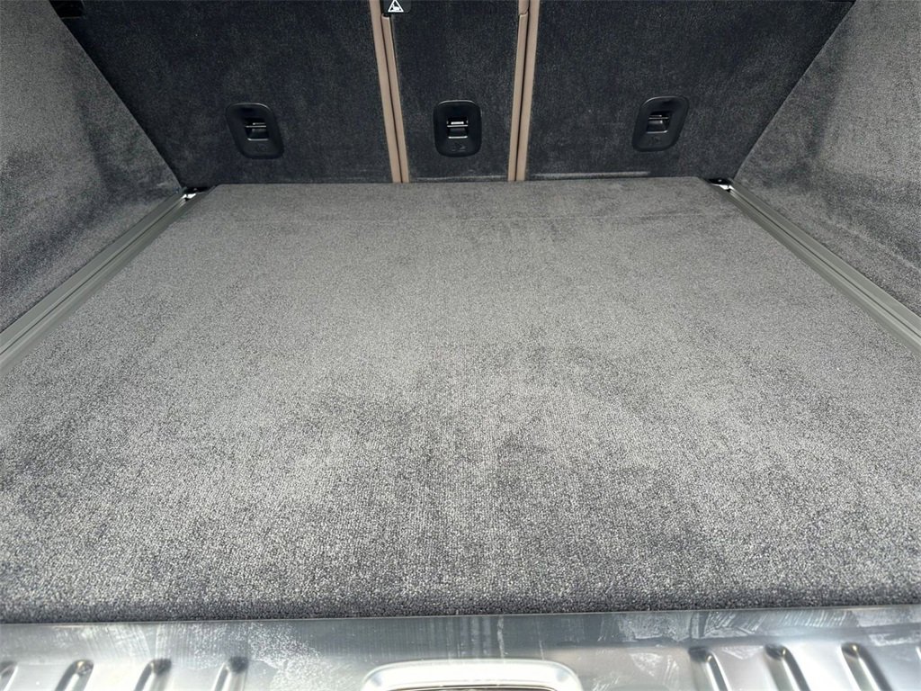 New 2026 Aston Martin DBX 707 image 28