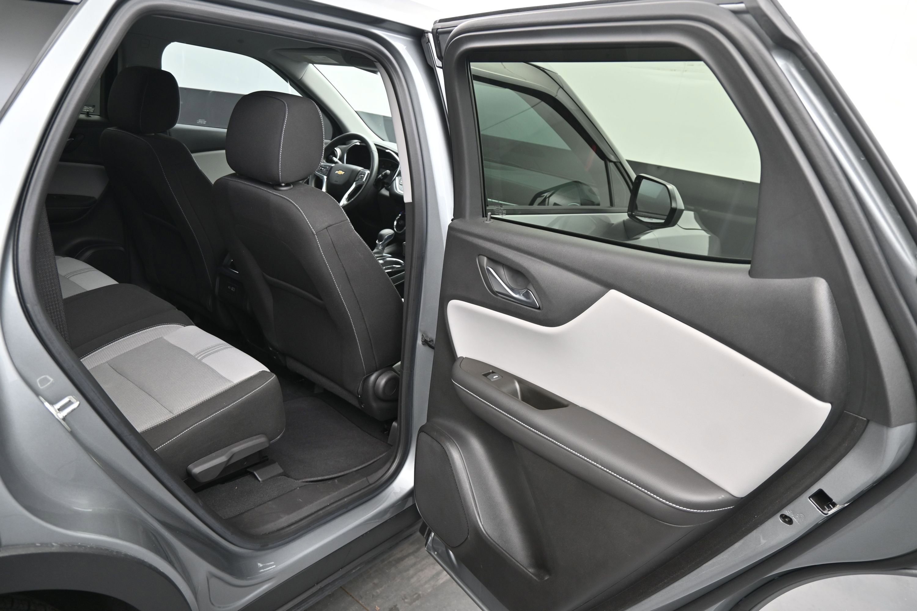 Used 2023 Chevrolet Blazer LT FWD image 12