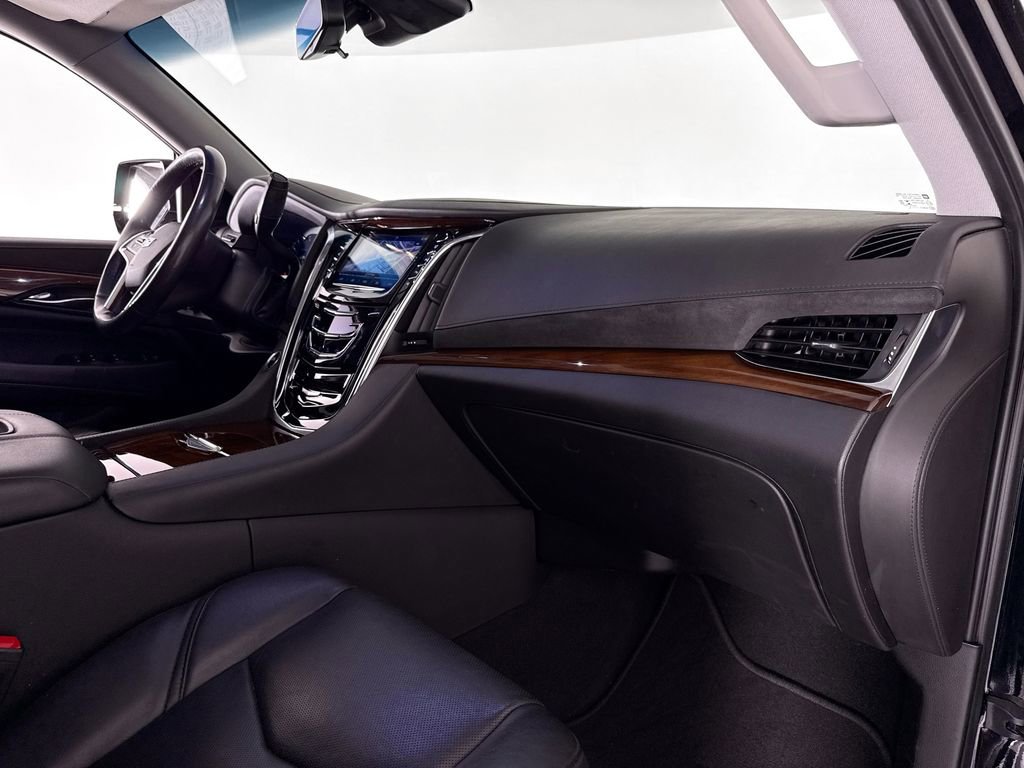 Used 2019 Cadillac Escalade Luxury image 13