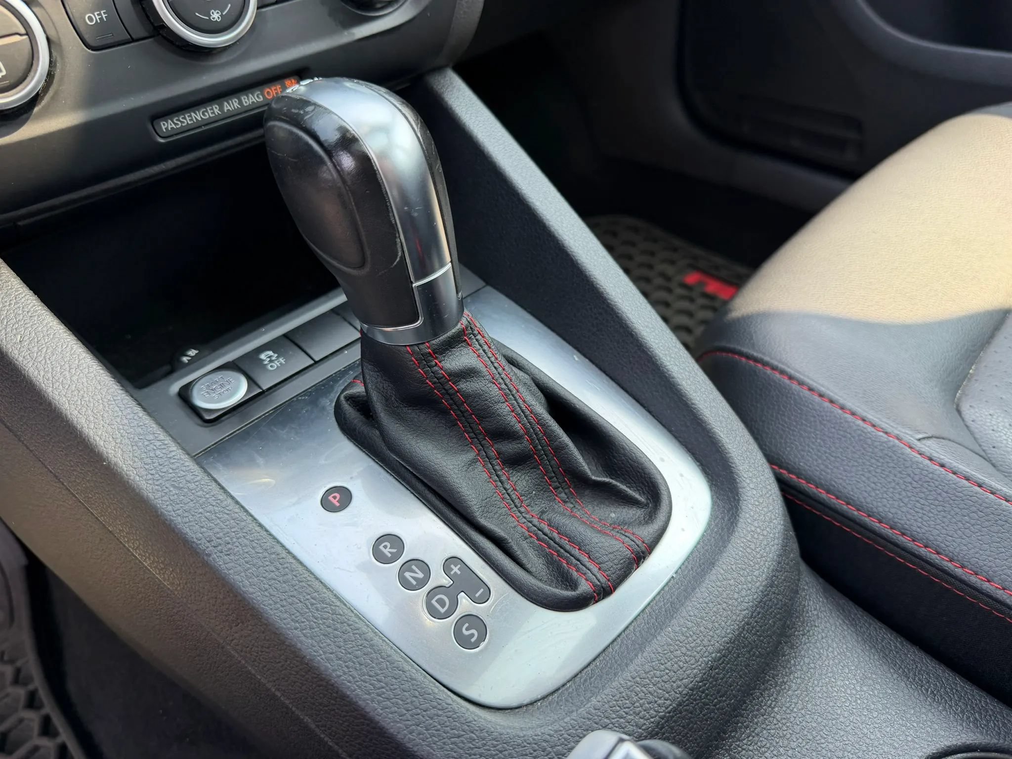 Used 2014 Volkswagen Jetta GLI Autobahn FWD image 30