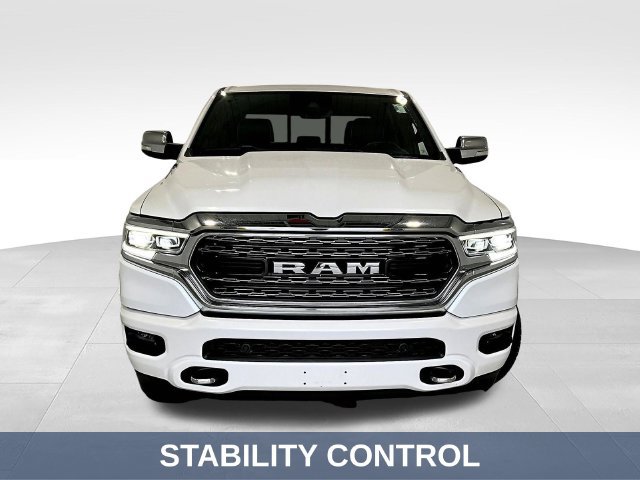 Used 2022 RAM 1500 Limited w/ Body-Colour Bumper Group AWD/4WD image 3