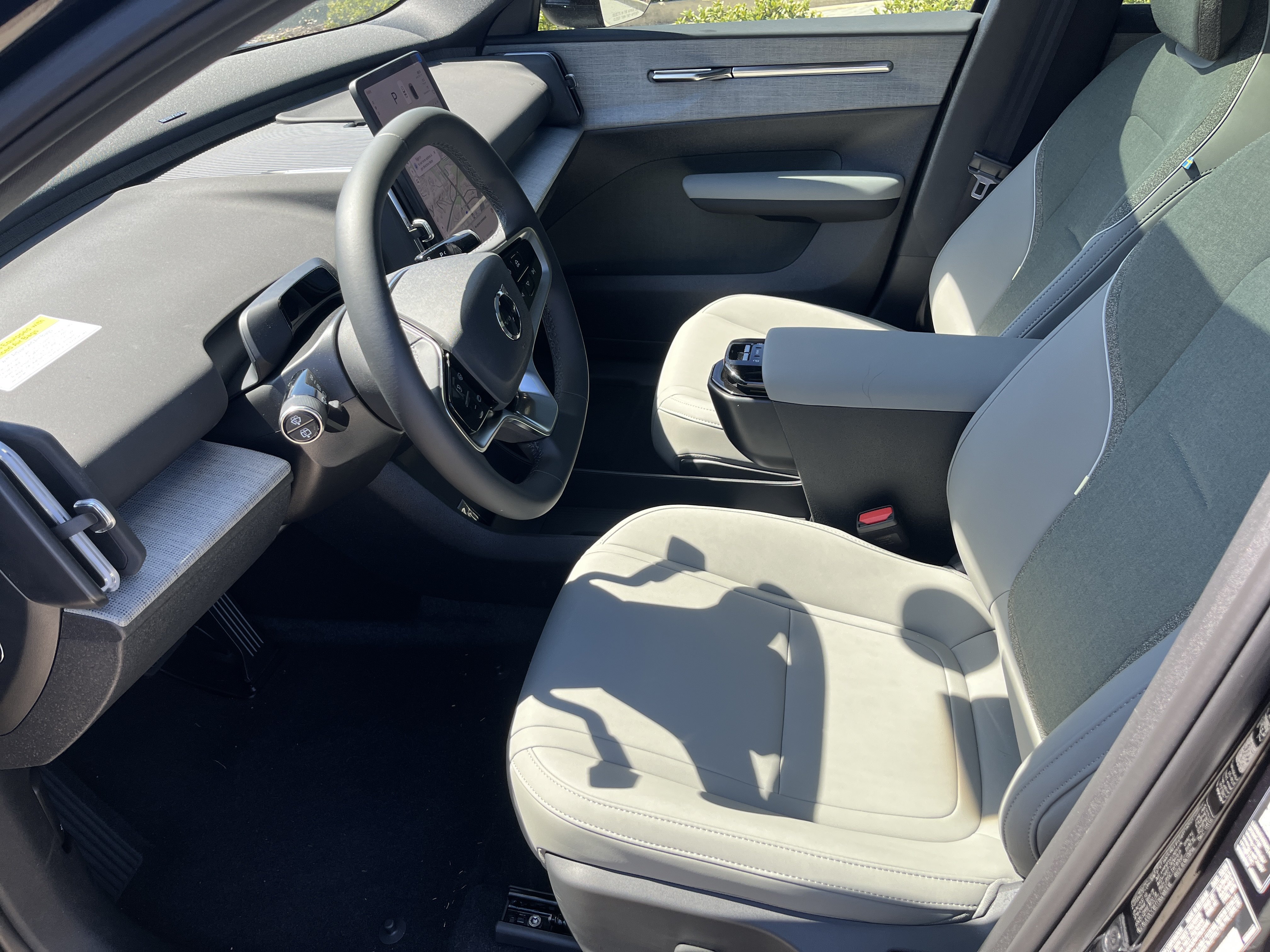 New 2026 Volvo EX30 Plus w/ Protection Package Premier AWD/4WD image 16