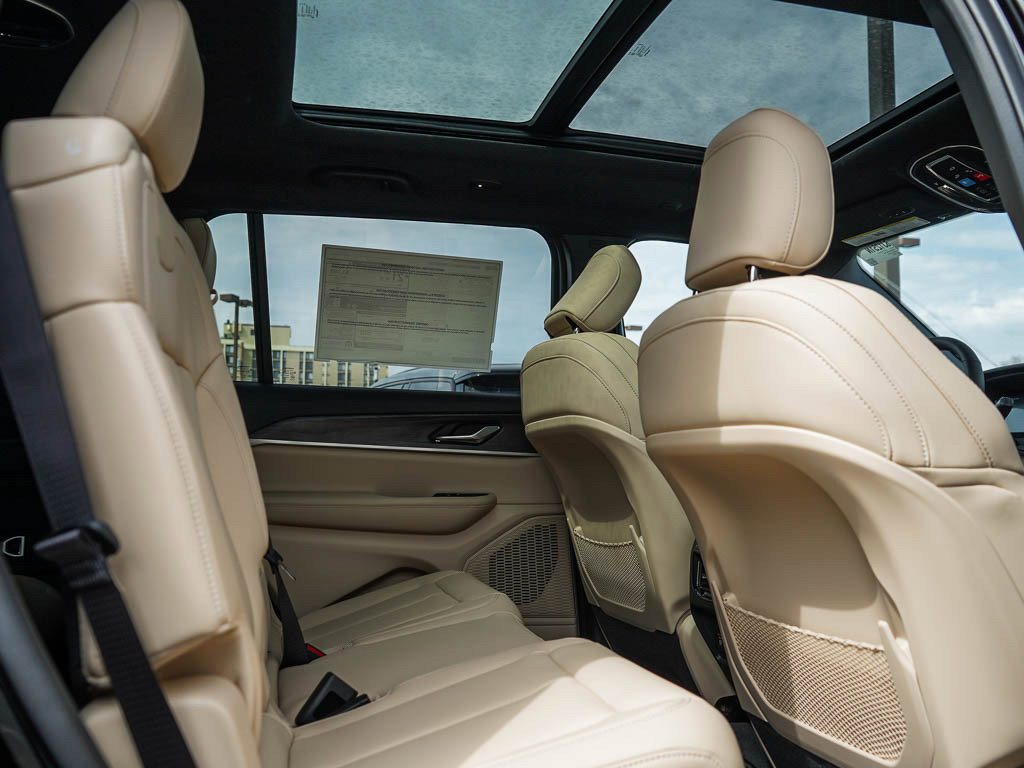 New 2025 Jeep Grand Cherokee L Limited w/ Trailer Tow Package image 12