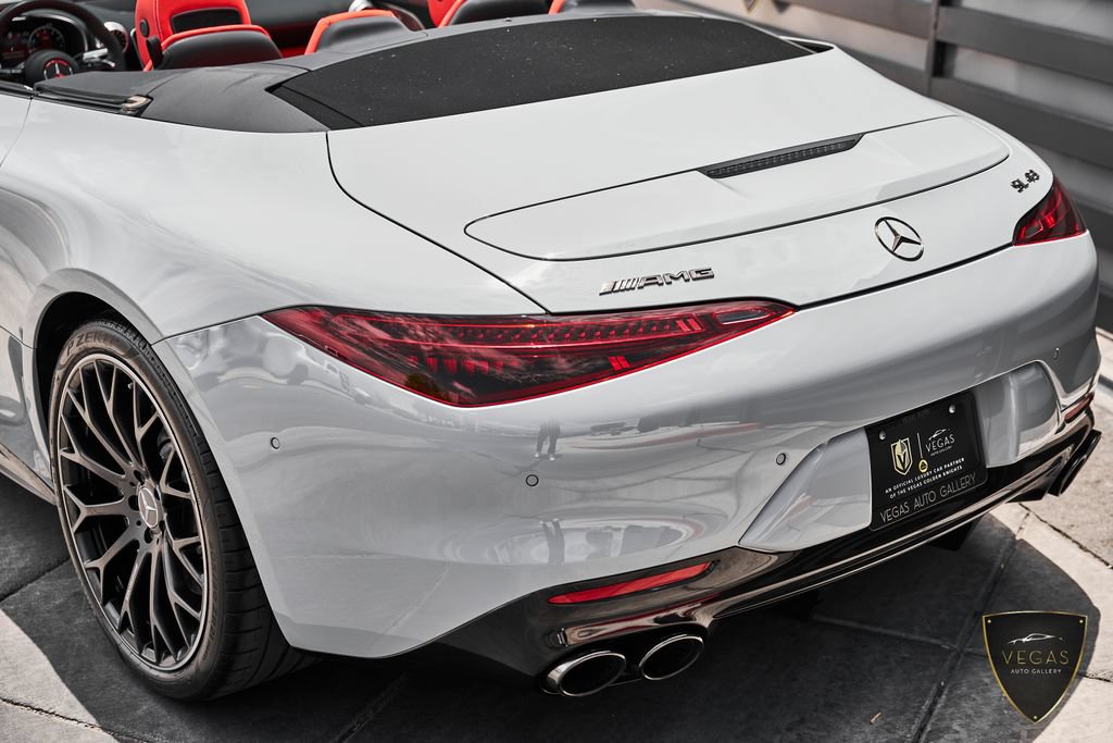 Used 2025 Mercedes-Benz SL 43 AMG w/ Driver Assistance Package image 11