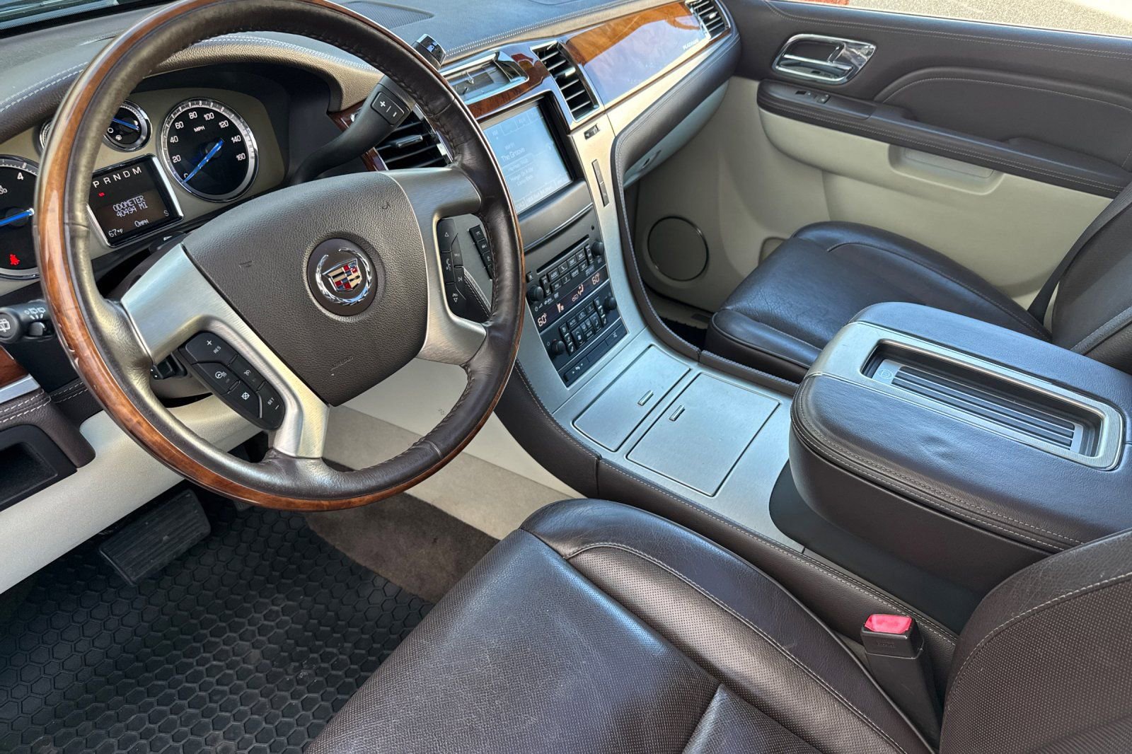 Used 2011 Cadillac Escalade ESV Platinum image 11