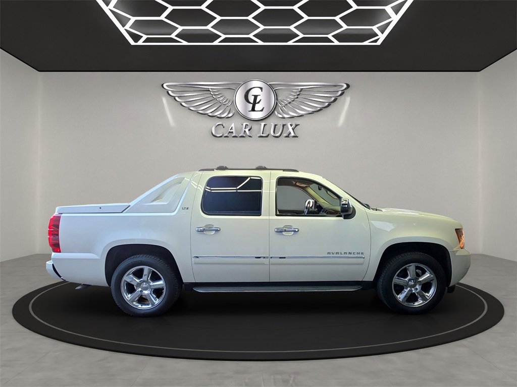 Used 2012 Chevrolet Avalanche LTZ image 7