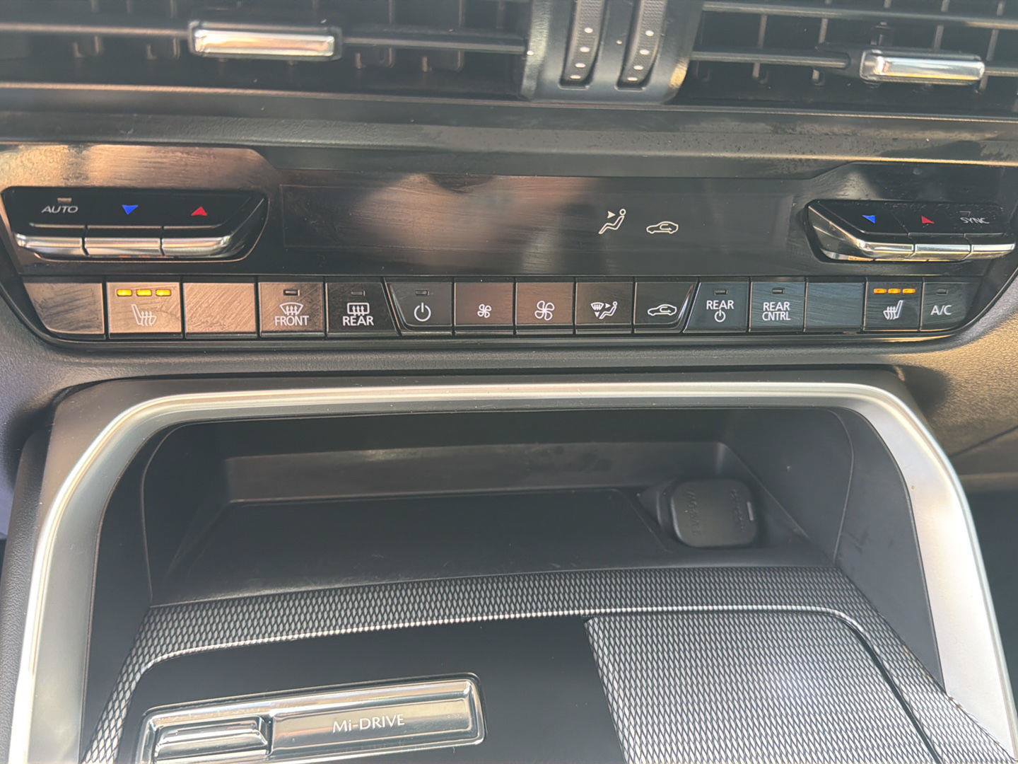 Used 2024 MAZDA CX-90 Plug-In Hybrid w/ Preferred AWD/4WD image 28
