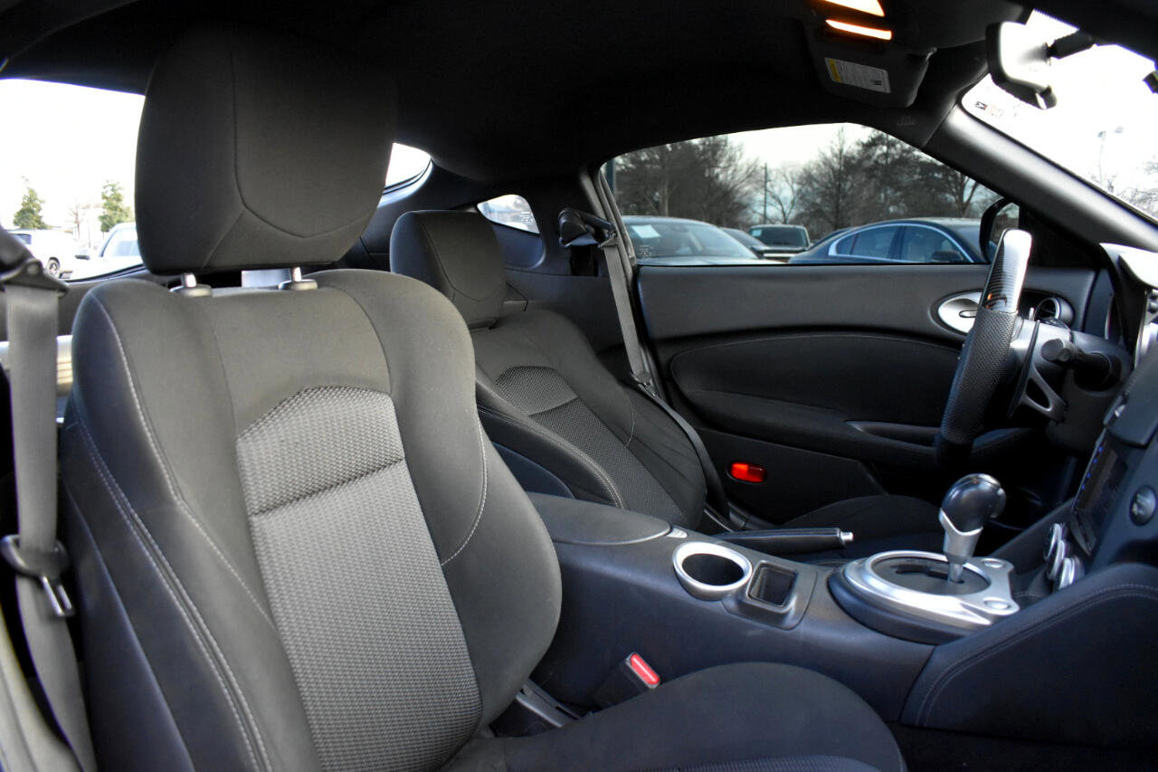 Used 2015 Nissan 370Z Coupe image 27