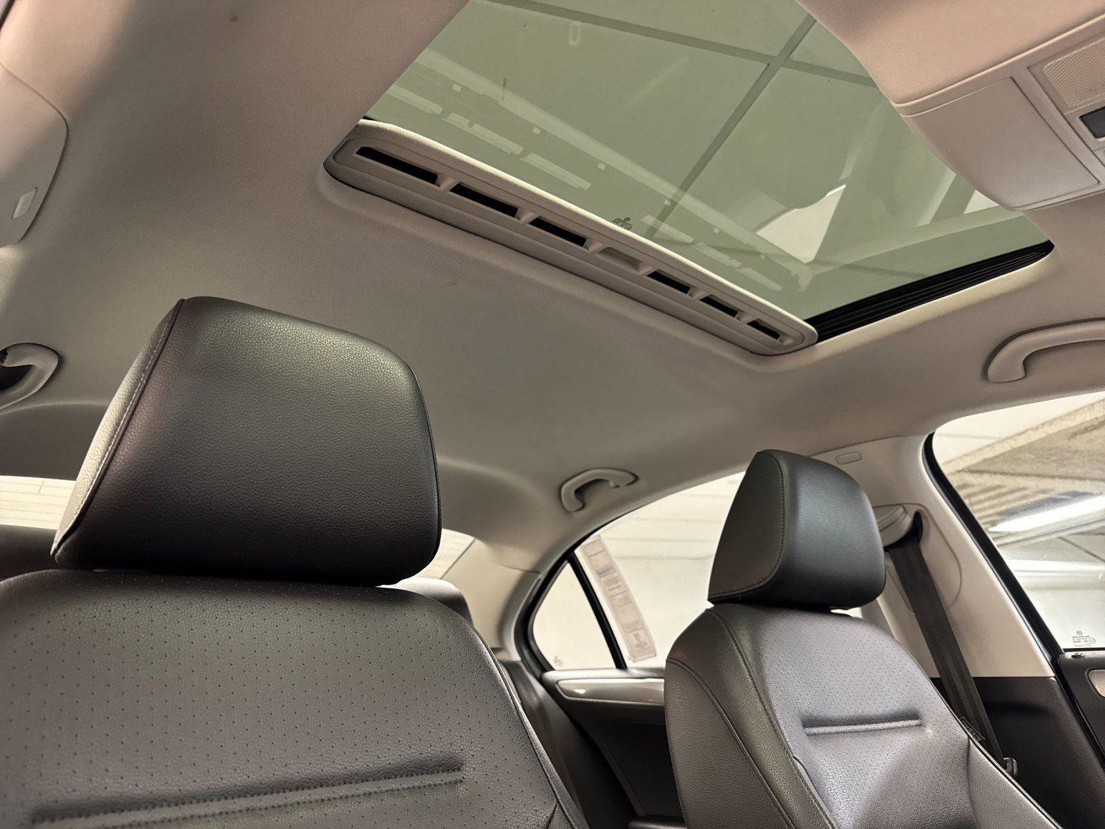Used 2018 Volkswagen Jetta SE image 15