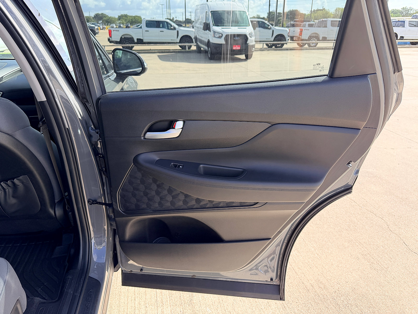 Used 2023 Hyundai Santa Fe SEL FWD image 16