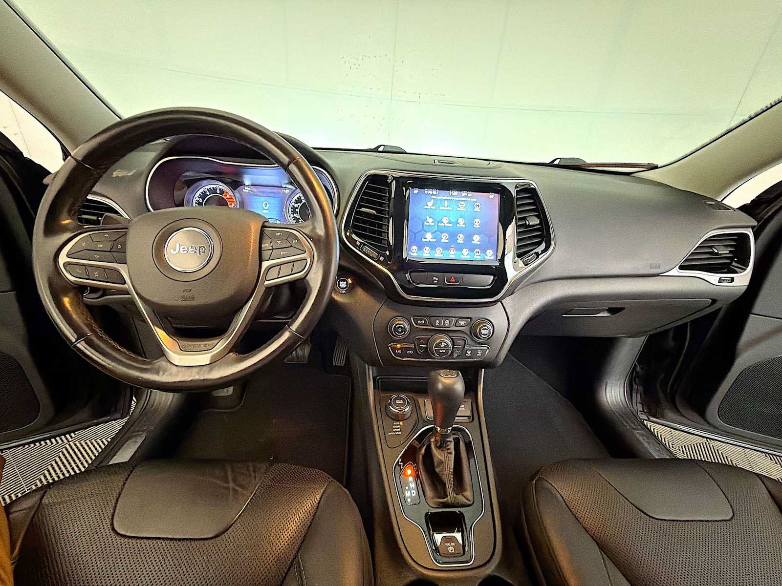 Used 2020 Jeep Cherokee Limited AWD/4WD image 12