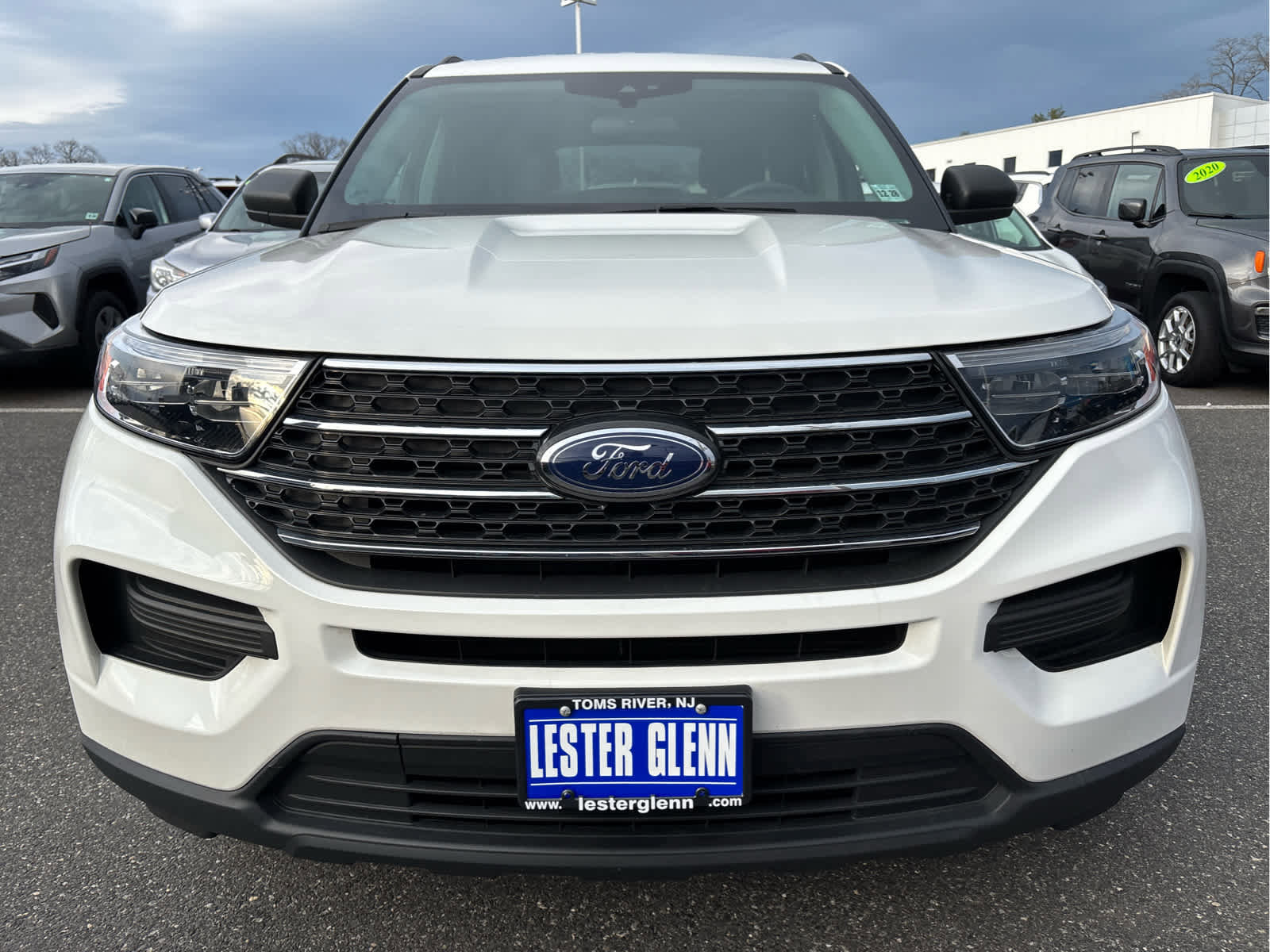 Used 2023 Ford Explorer XLT image 4