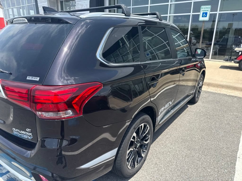 Used 2018 Mitsubishi Outlander GT AWD/4WD image 2