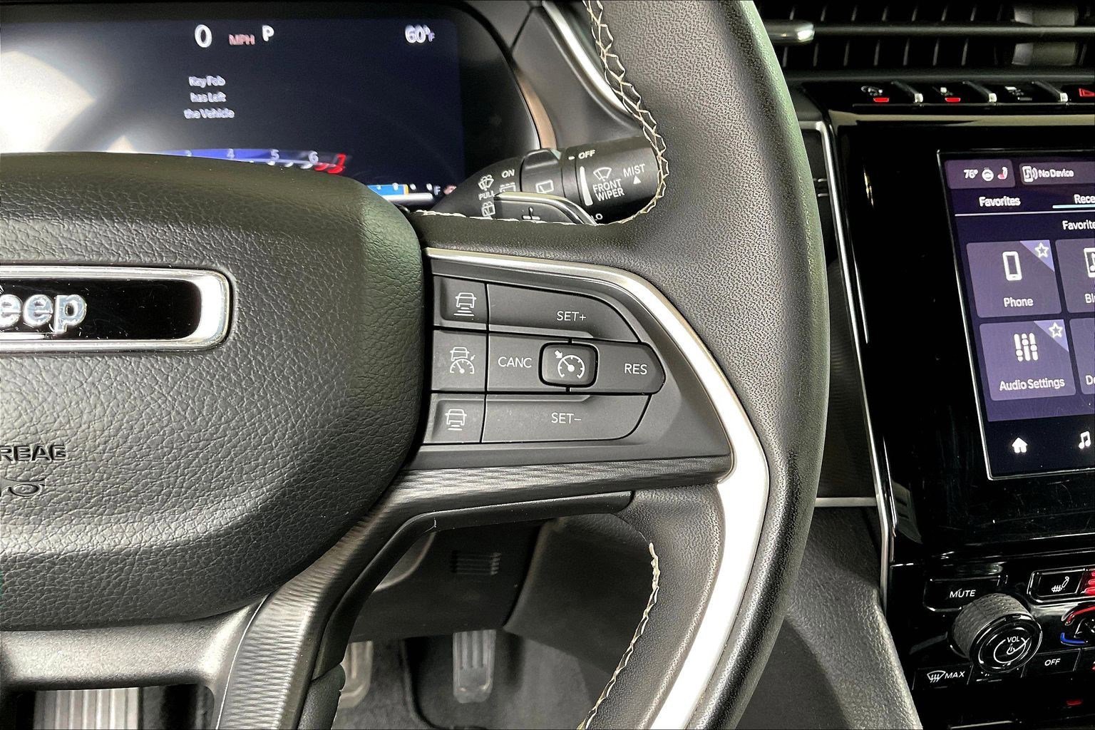 Used 2023 Jeep Grand Cherokee L Laredo AWD/4WD image 12