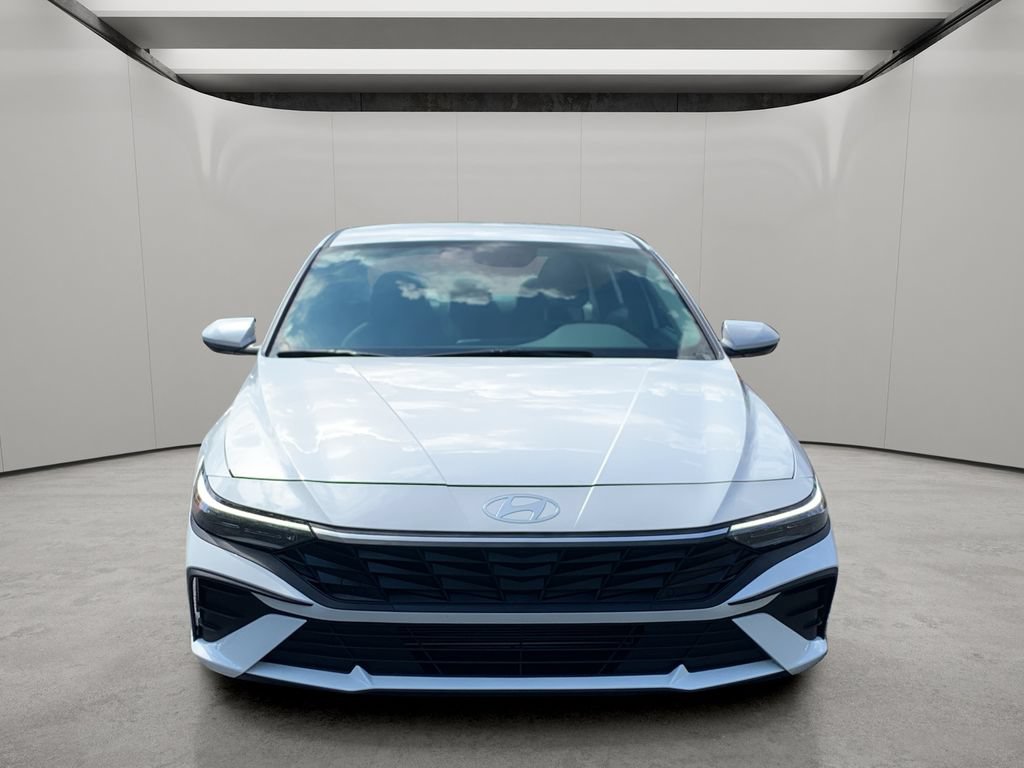 Certified 2026 Hyundai Elantra SE w/ Cargo Package FWD image 8