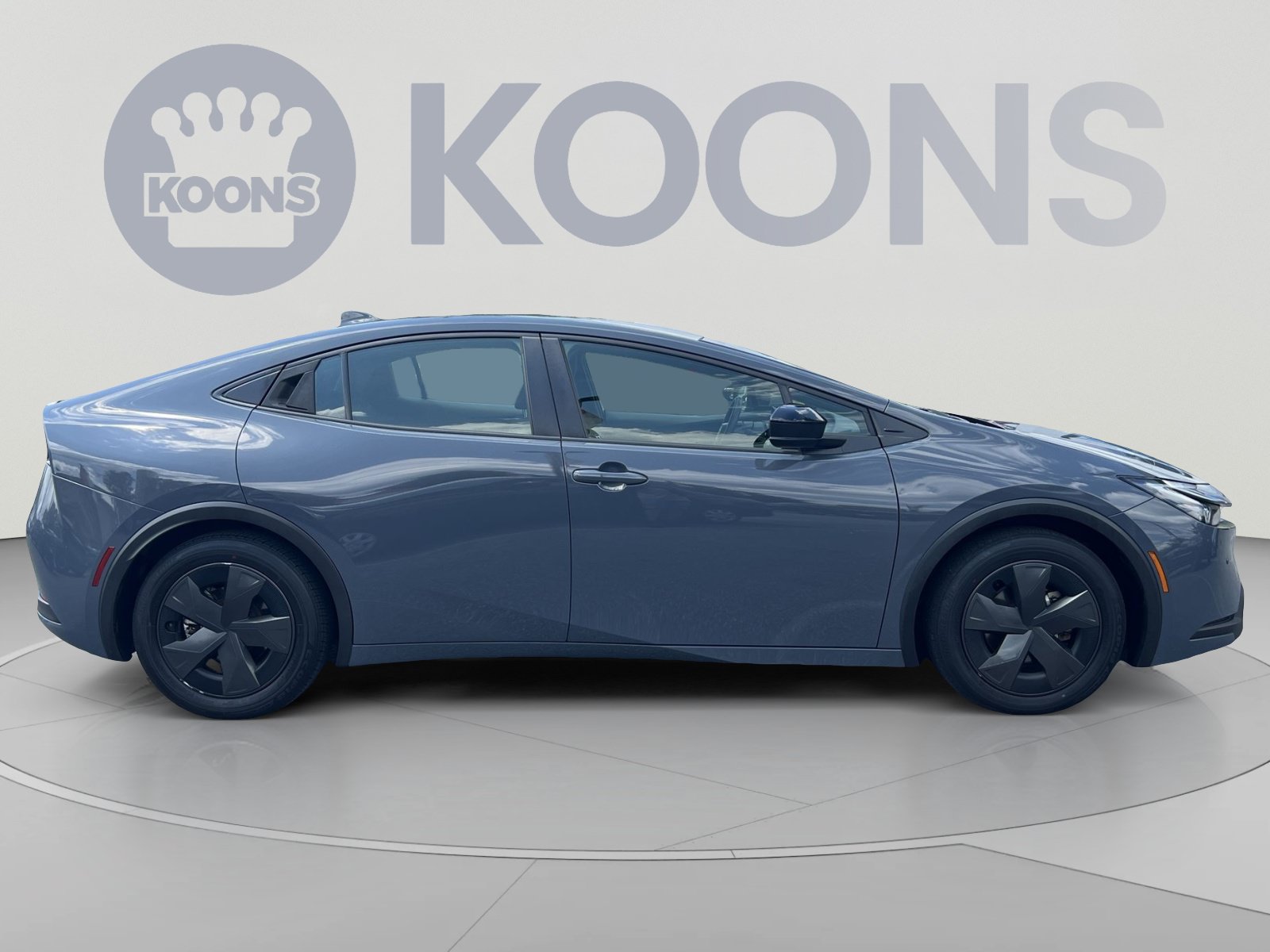 Used 2025 Toyota Prius LE FWD image 8