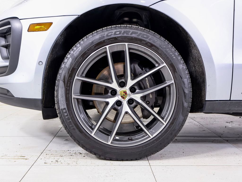 Certified 2024 Porsche Macan w/ Premium Plus Package image 28