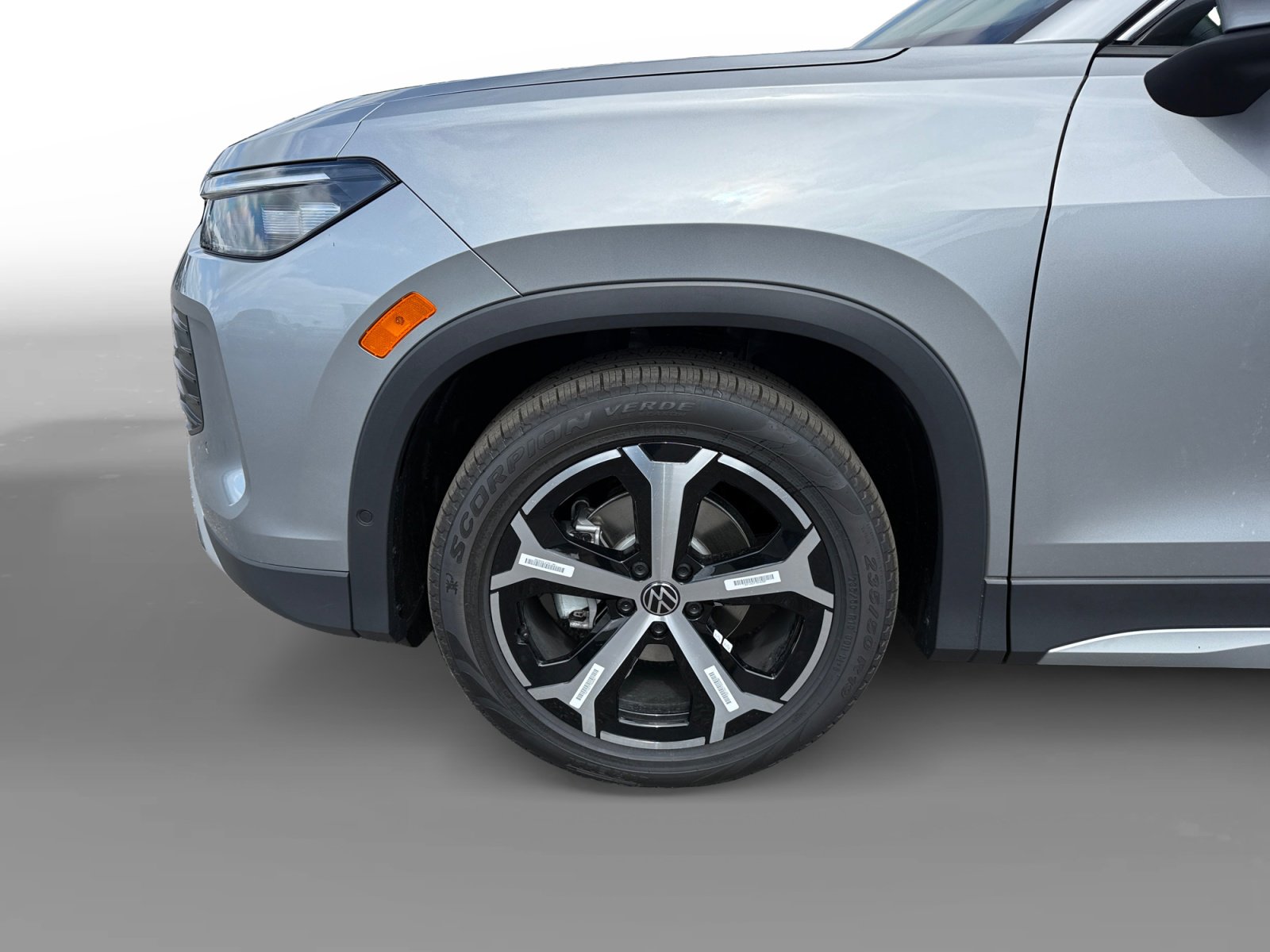 New 2026 Volkswagen Tiguan SE FWD image 9