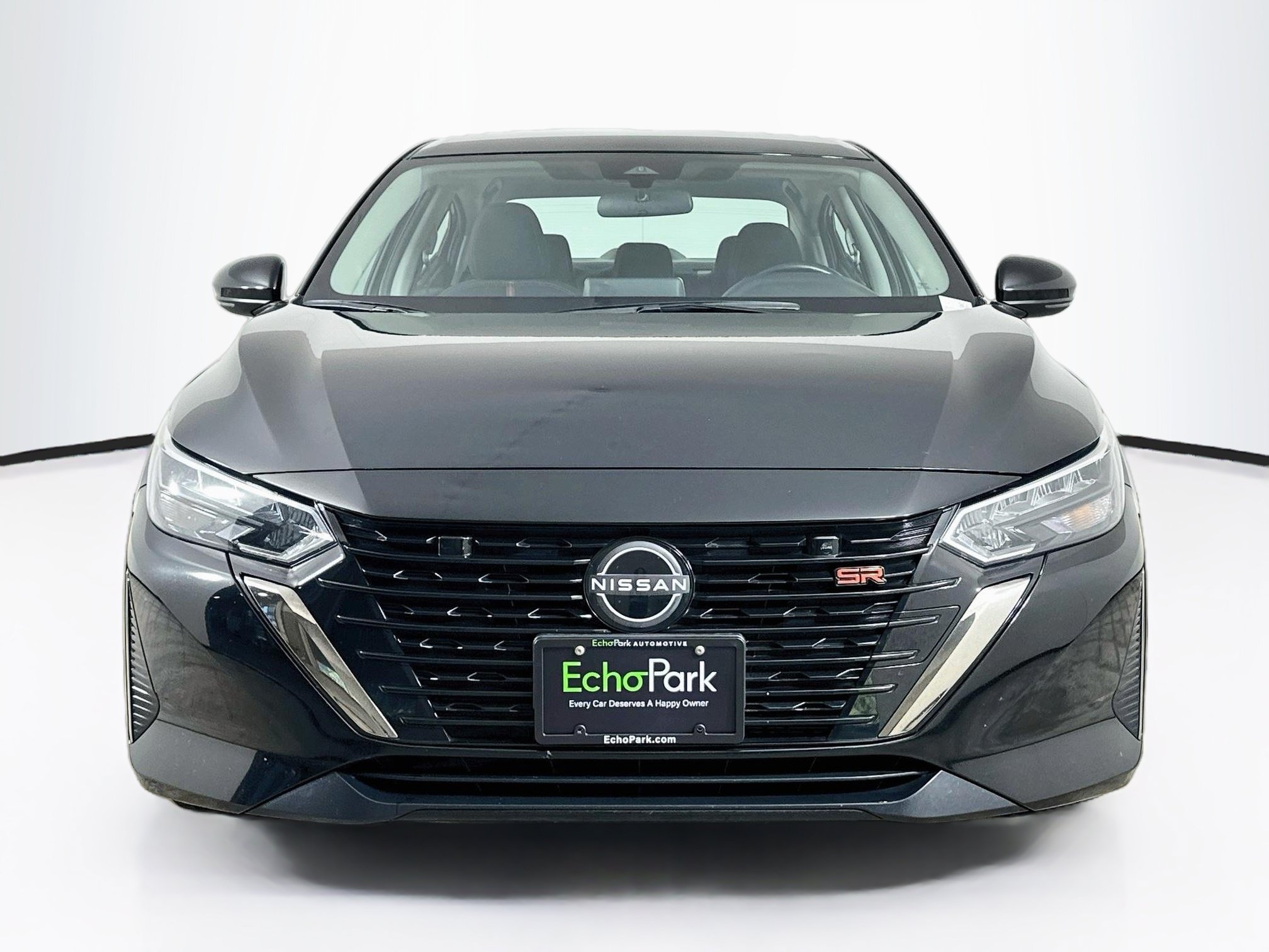 Used 2025 Nissan Sentra SR FWD image 2