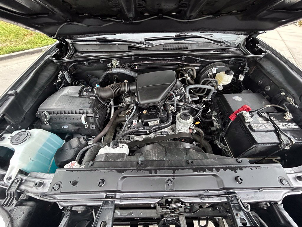 Used 2021 Toyota Tacoma SR AWD/4WD image 34
