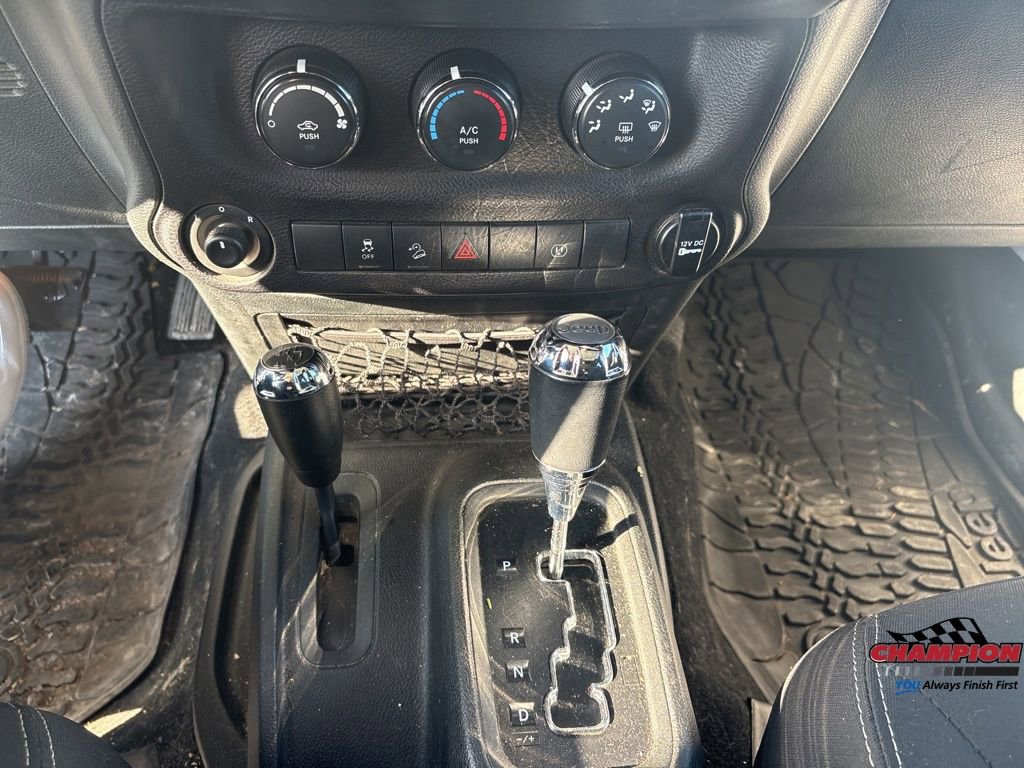 Used 2018 Jeep Wrangler Unlimited Sahara image 19