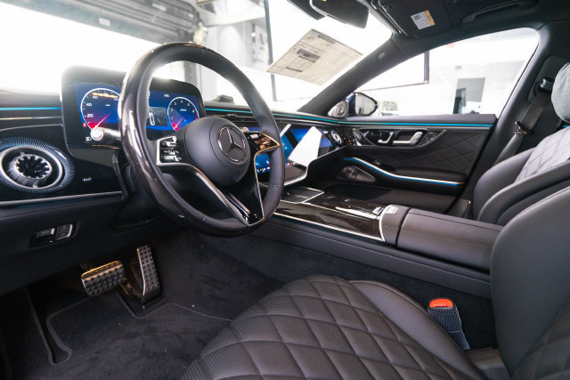 New 2027 Mercedes-Benz S 580 4MATIC Sedan image 4