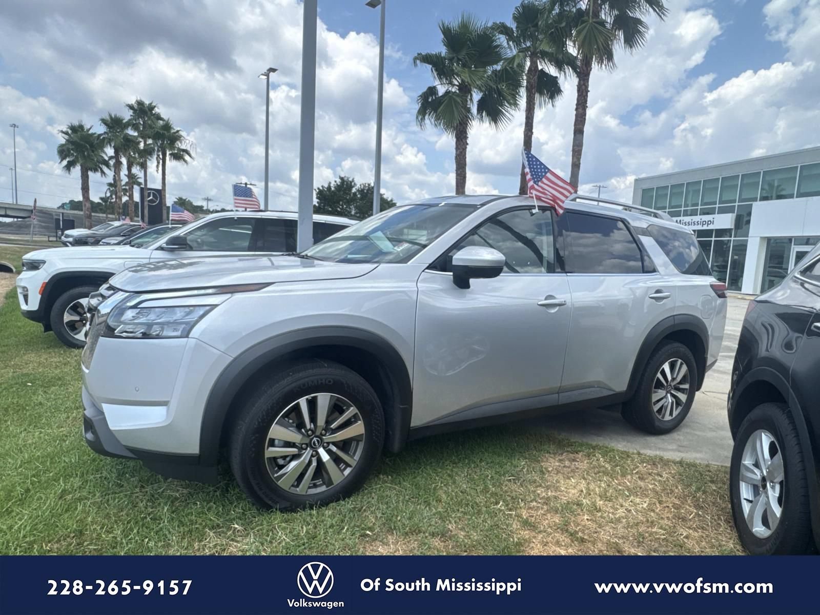 Used 2025 Nissan Pathfinder SL